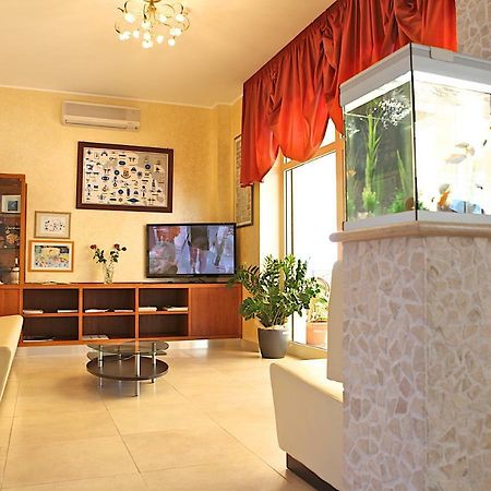 Hotel Cristal Cupra Marittima Kültér fotó